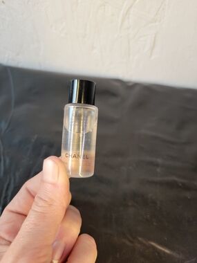 CHANEL LE GEL Anti-Pollution Cleansing Gel Face Travel Size Box of 12